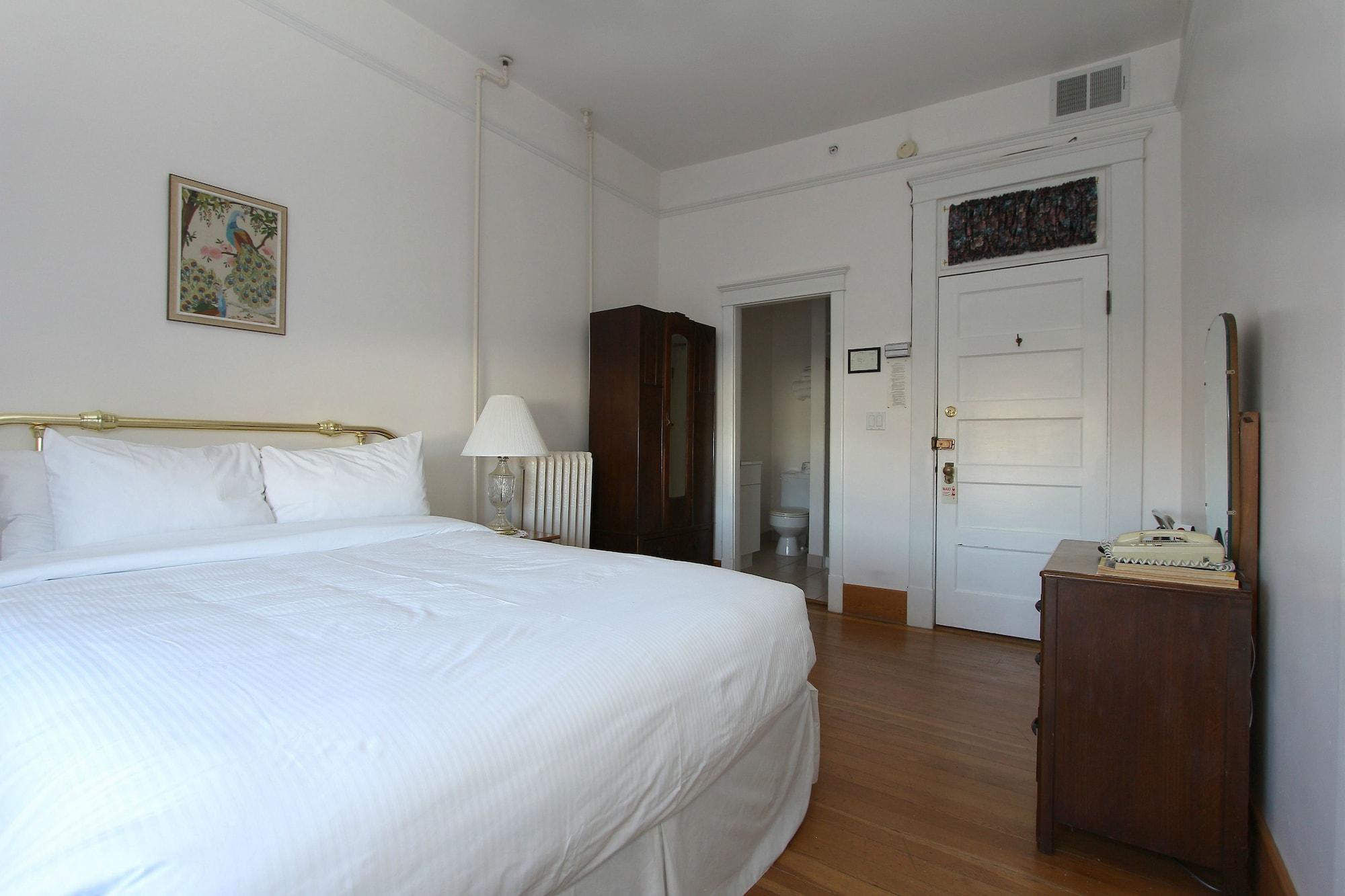 Royal Hotel 12/50
