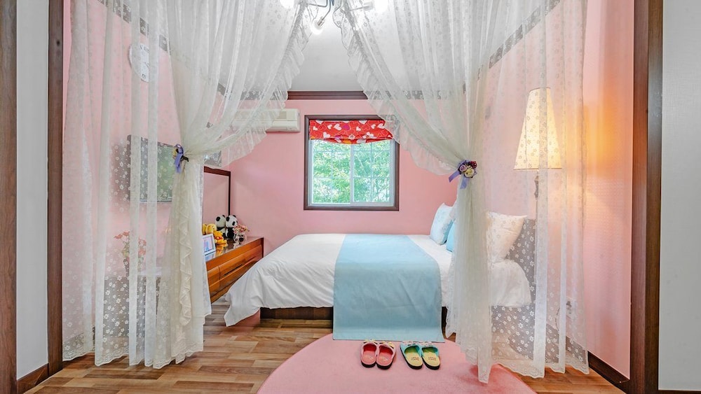 Hongcheon Starsonata Pension 50/50