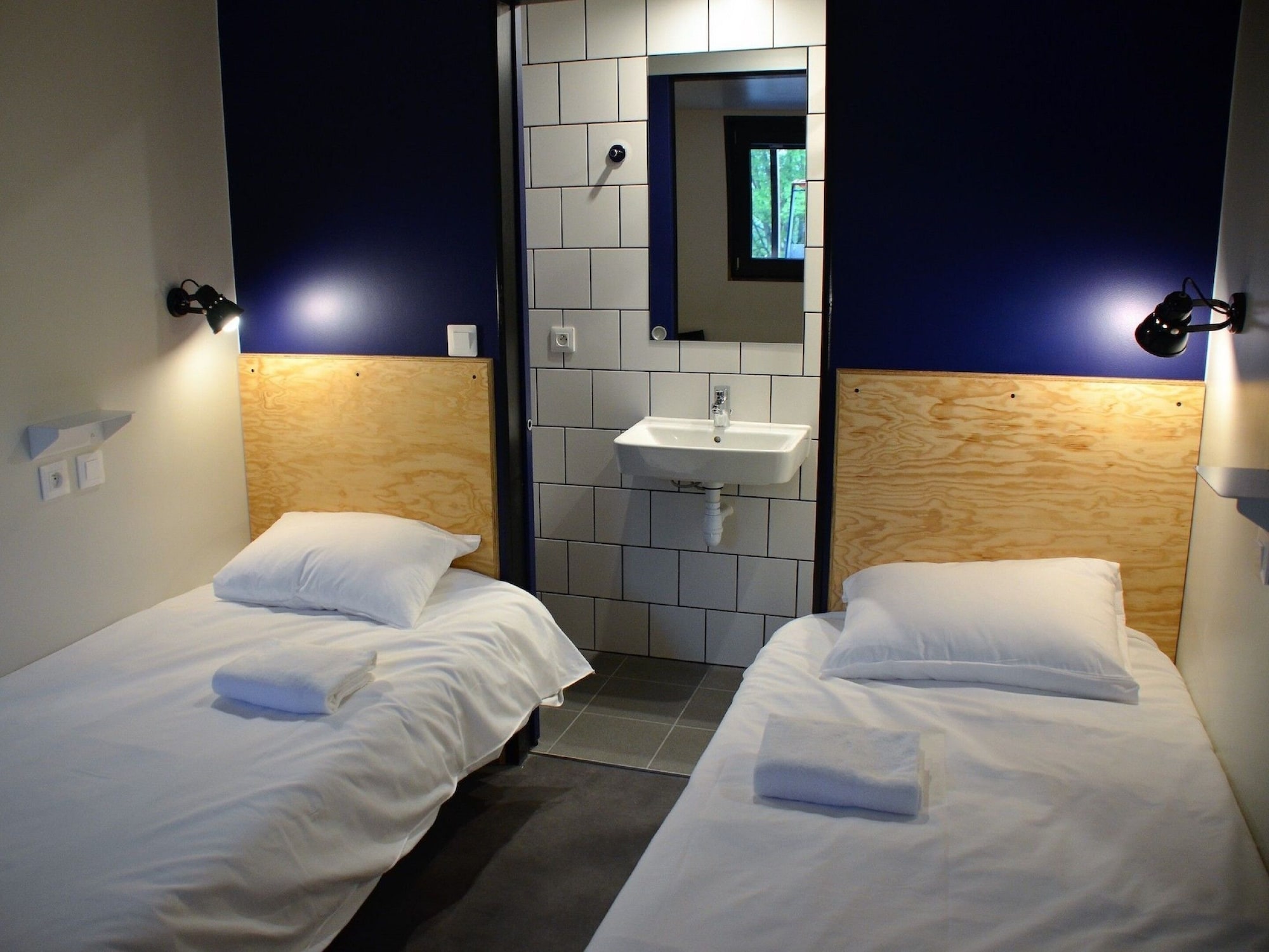 STANDARD, TWIN BEDS