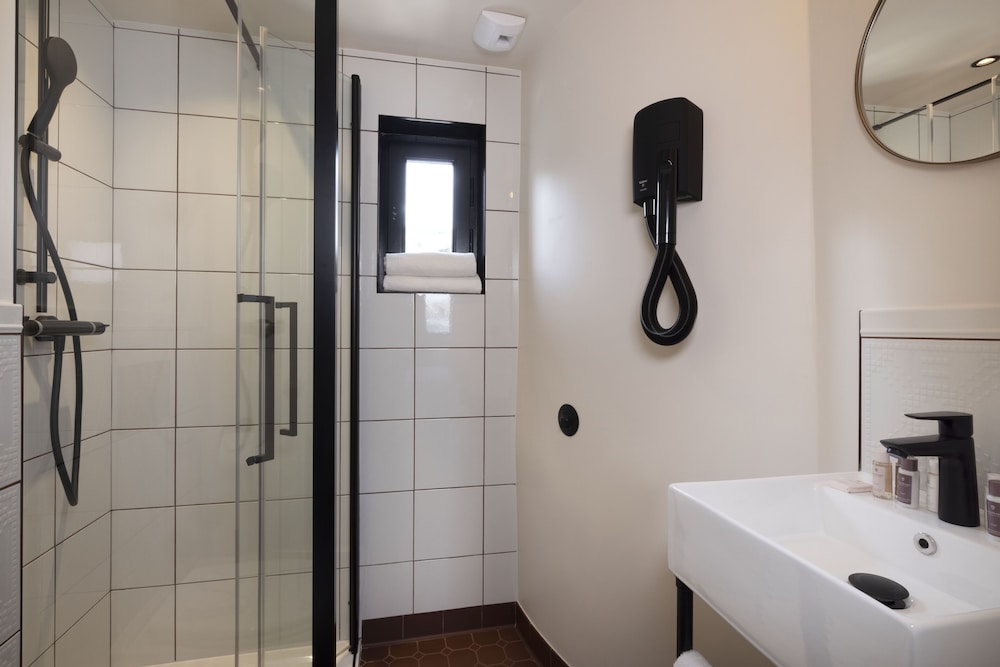 Hotel Ernest 46/49