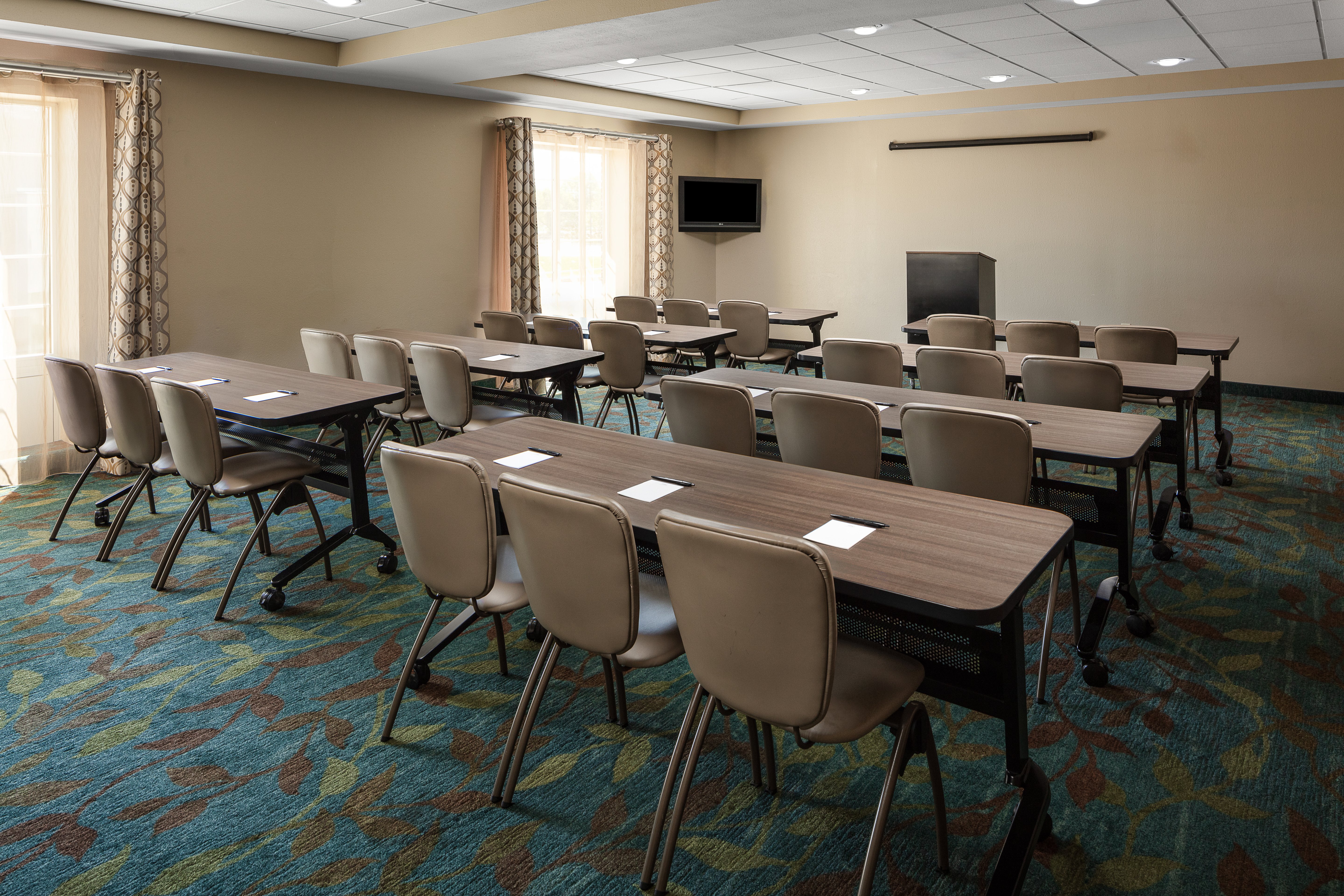 Candlewood Suites Omaha Airport 20/26