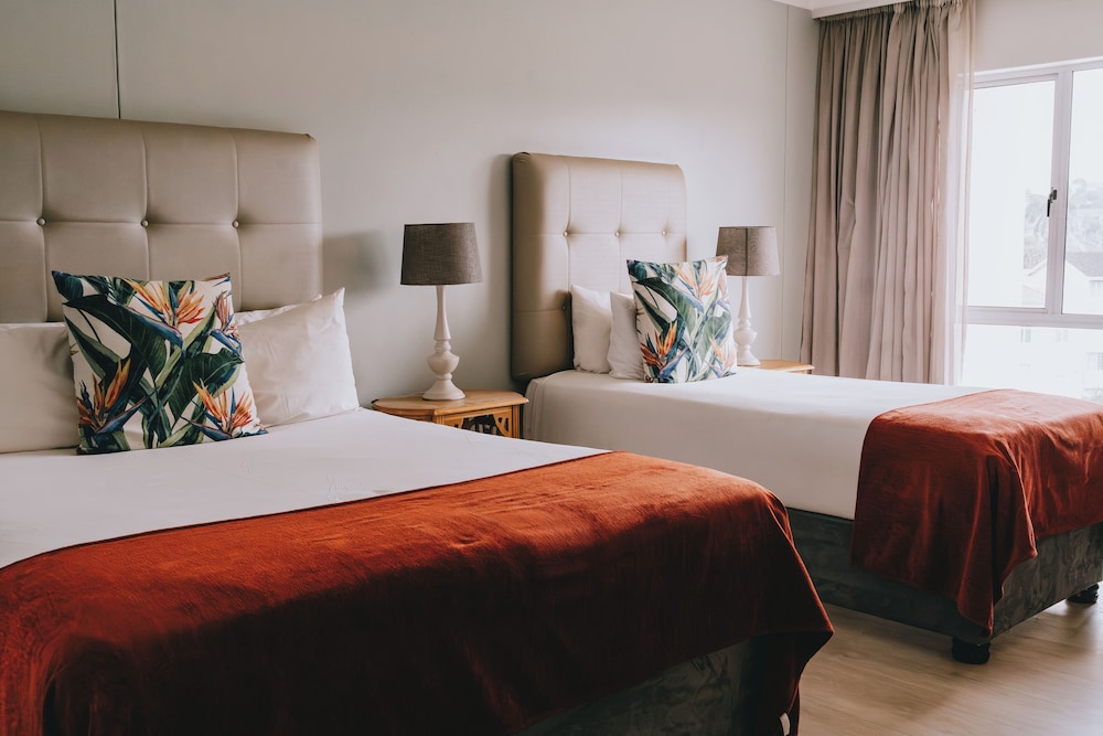 غرفة عائلية ثلاثية بسرير كوين وسرير فردي، The Riverside Hotel 5/6