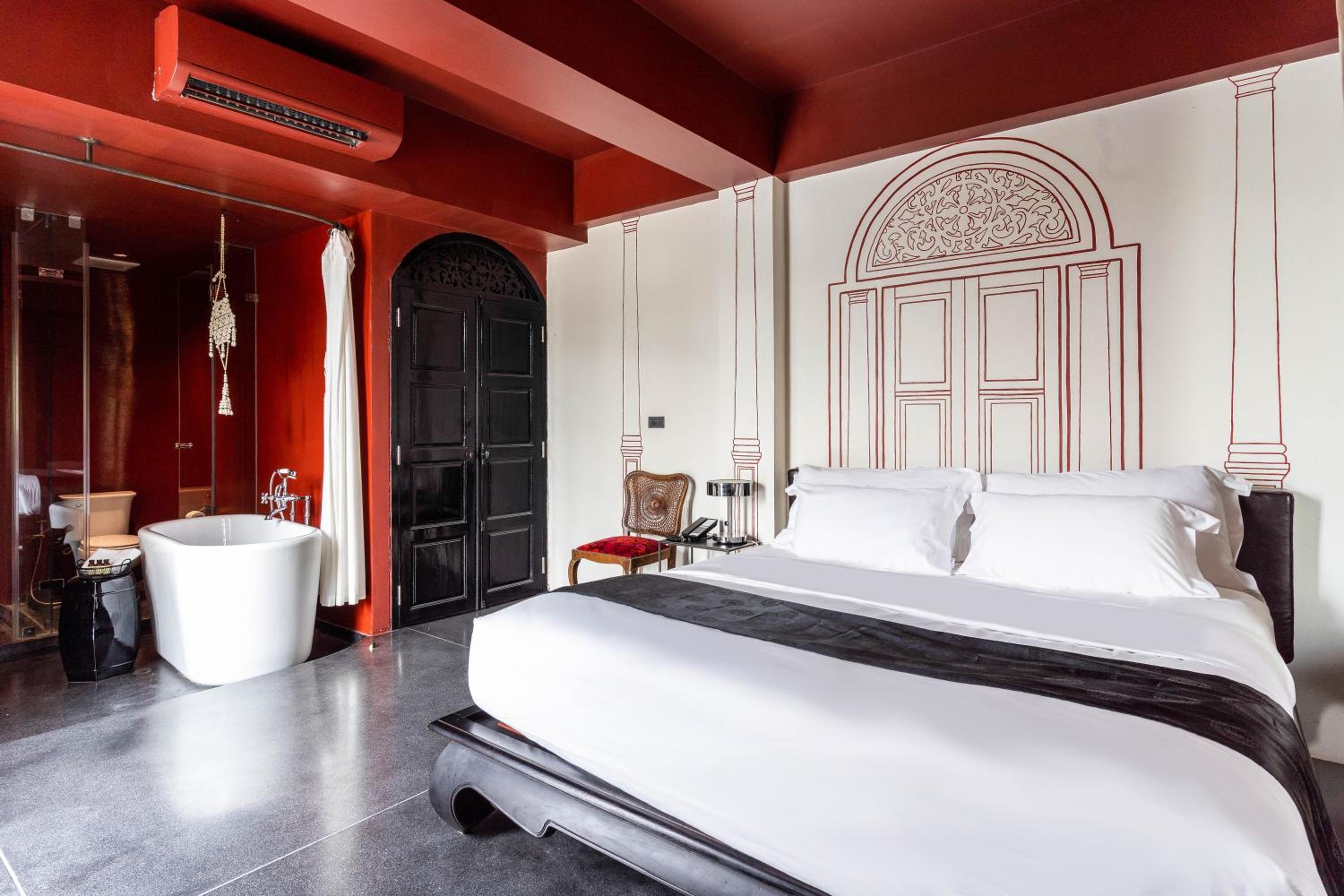 DELUXE, DOUBLE BED, BALCONY