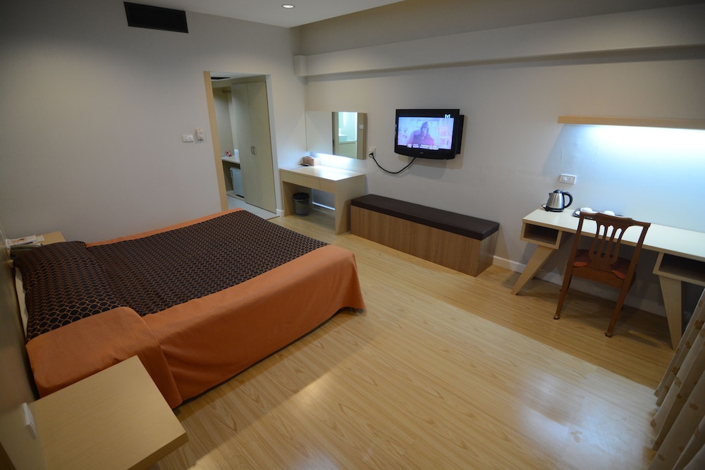 Charoen Hotel 43/71