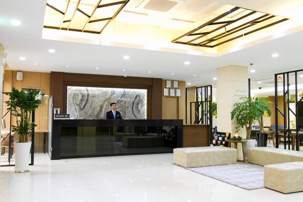 Black Sands Hotel 12/45