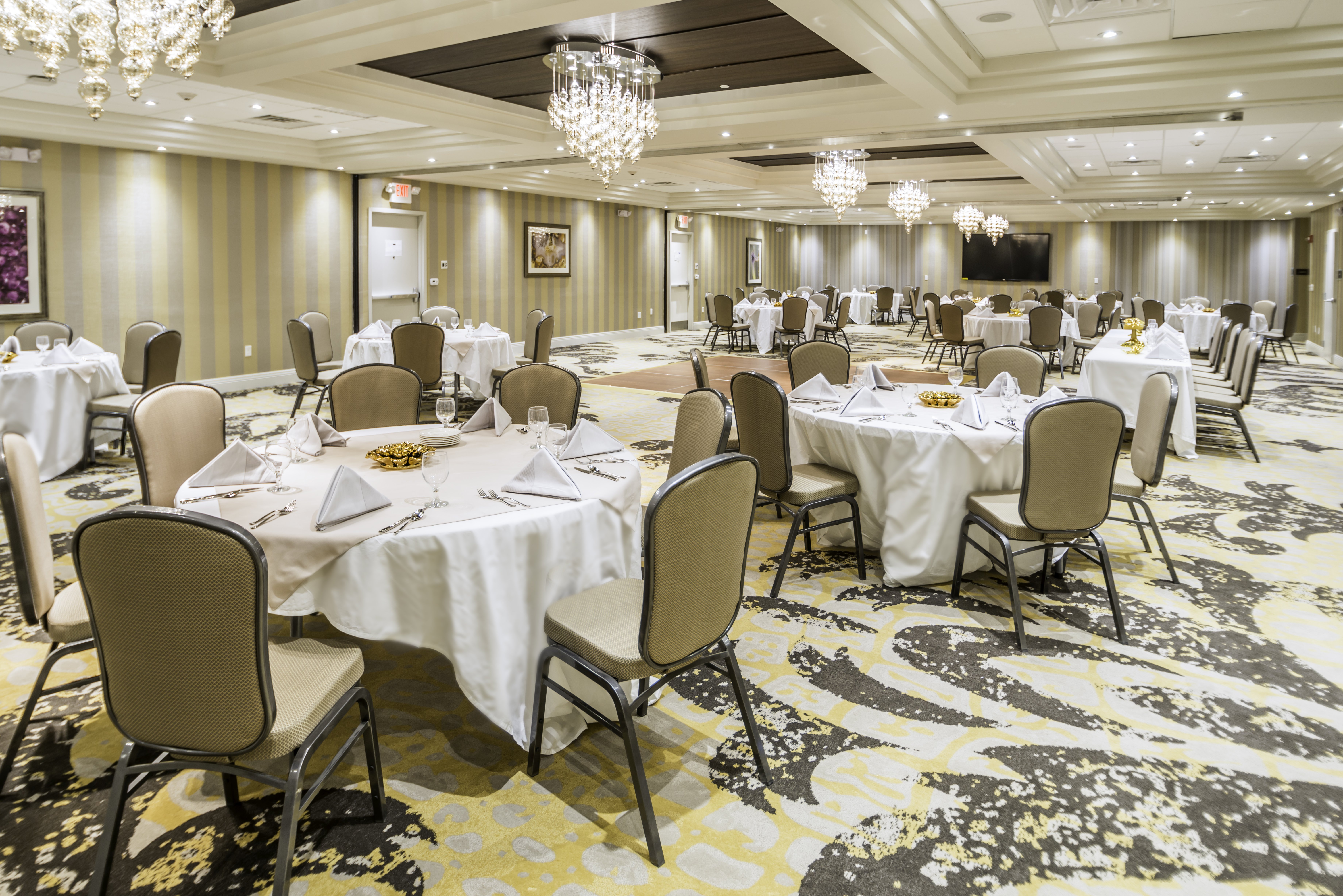 Crowne Plaza Saddle Brook 34/35