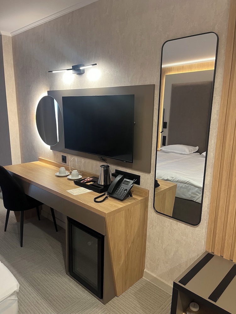 Hotel Luxor 47/50