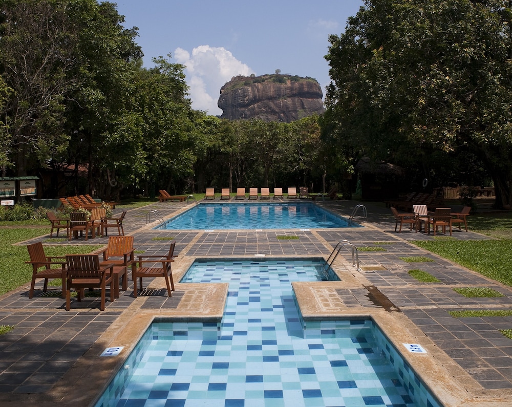 Hotel Sigiriya 61/64