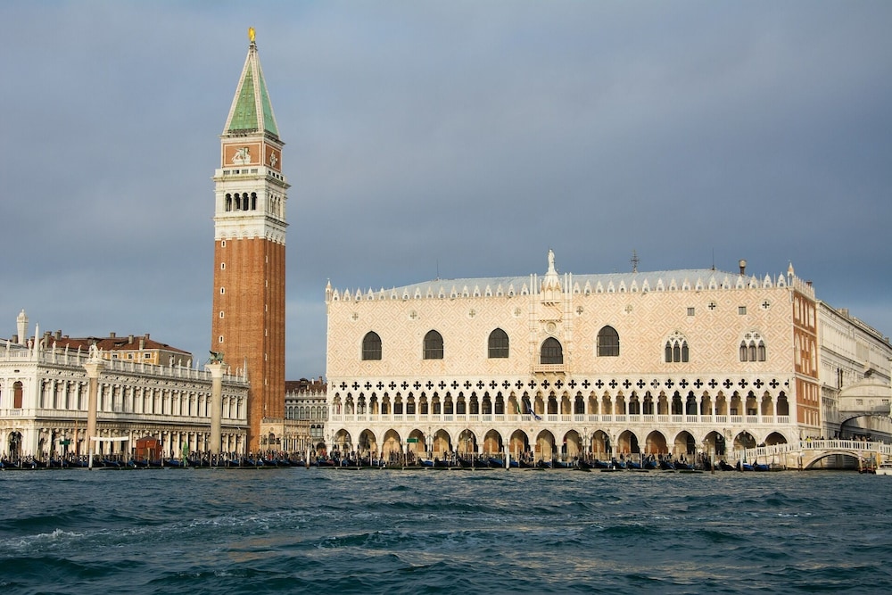 San Marco Suite 755 38/50