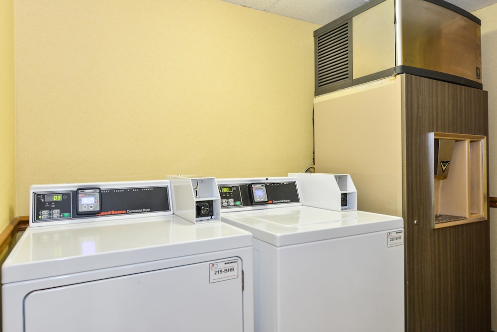 Best Western Plus Richmond Airport Hotel 5/30
