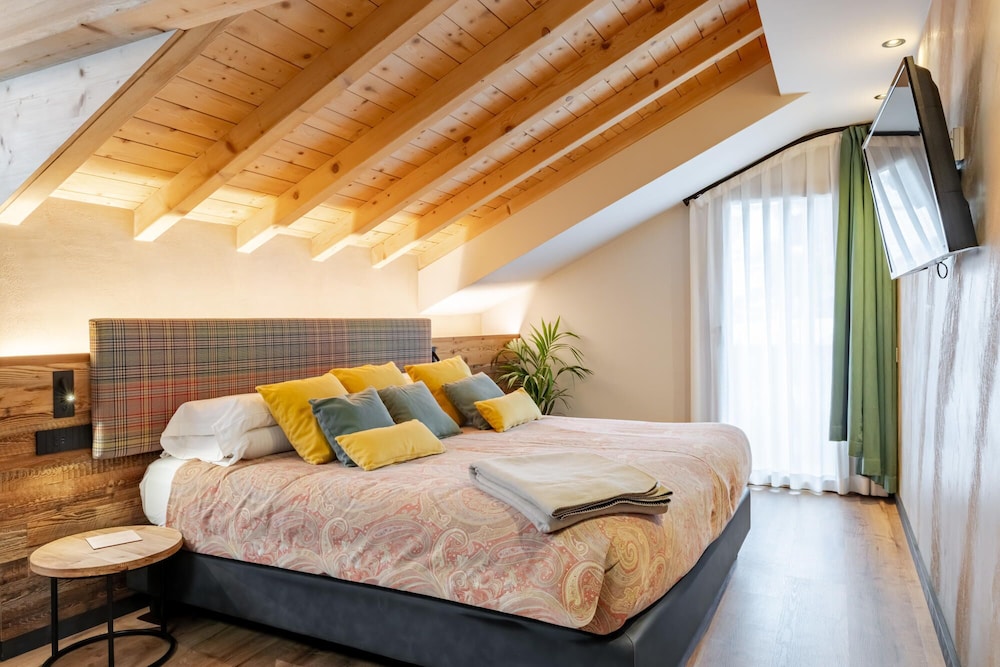 Luxury, Studio, Suite