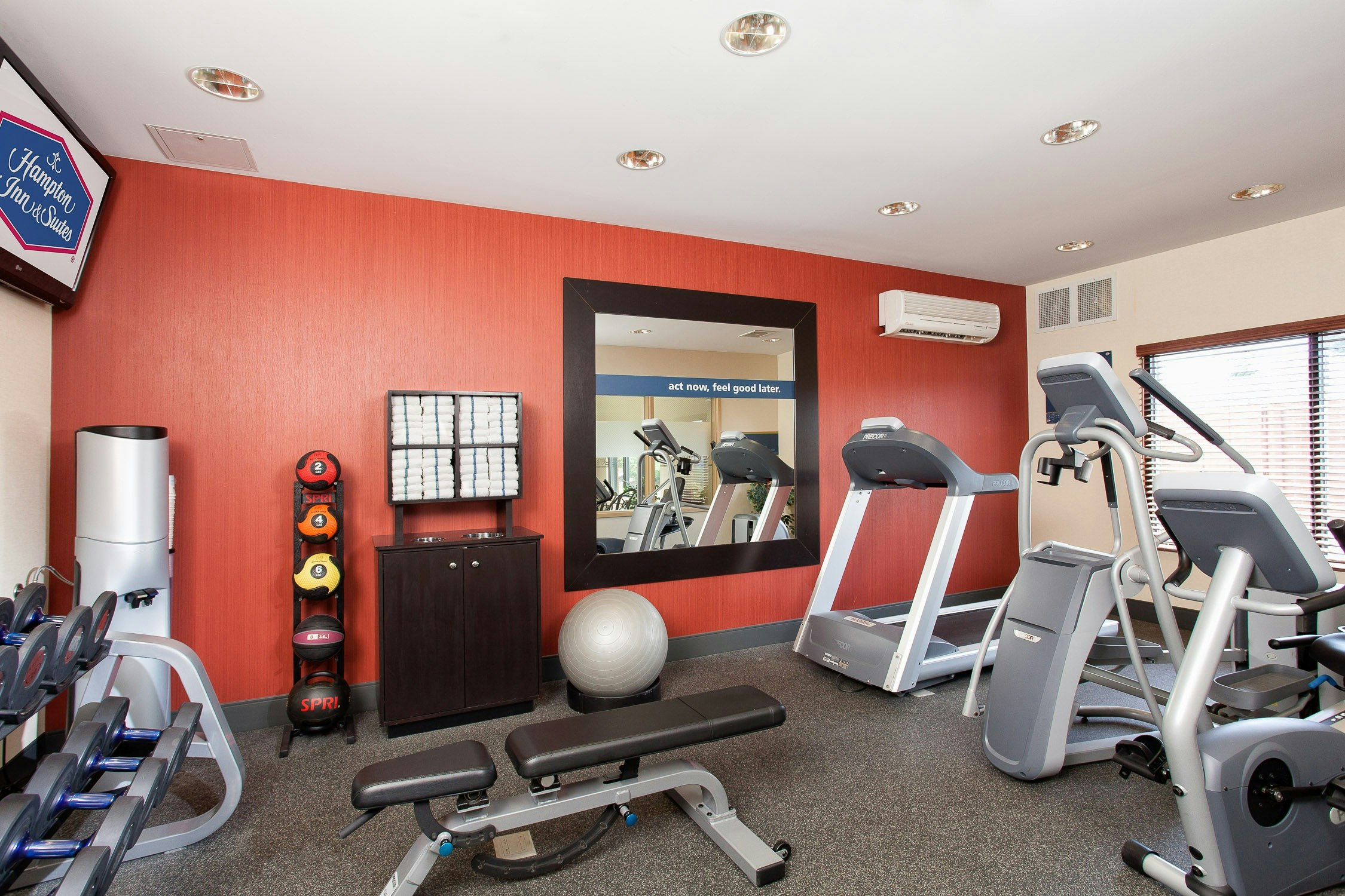 Hampton Inn Chicago Saint Charl 18/43