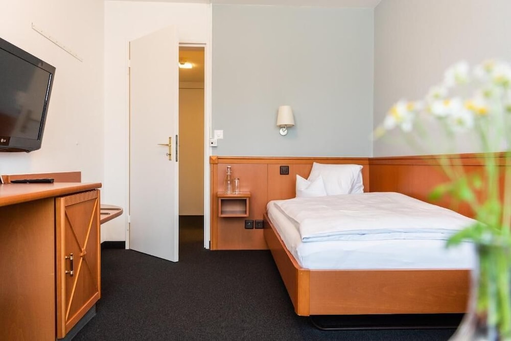 Hotel Schiff Am Rhein 19/50