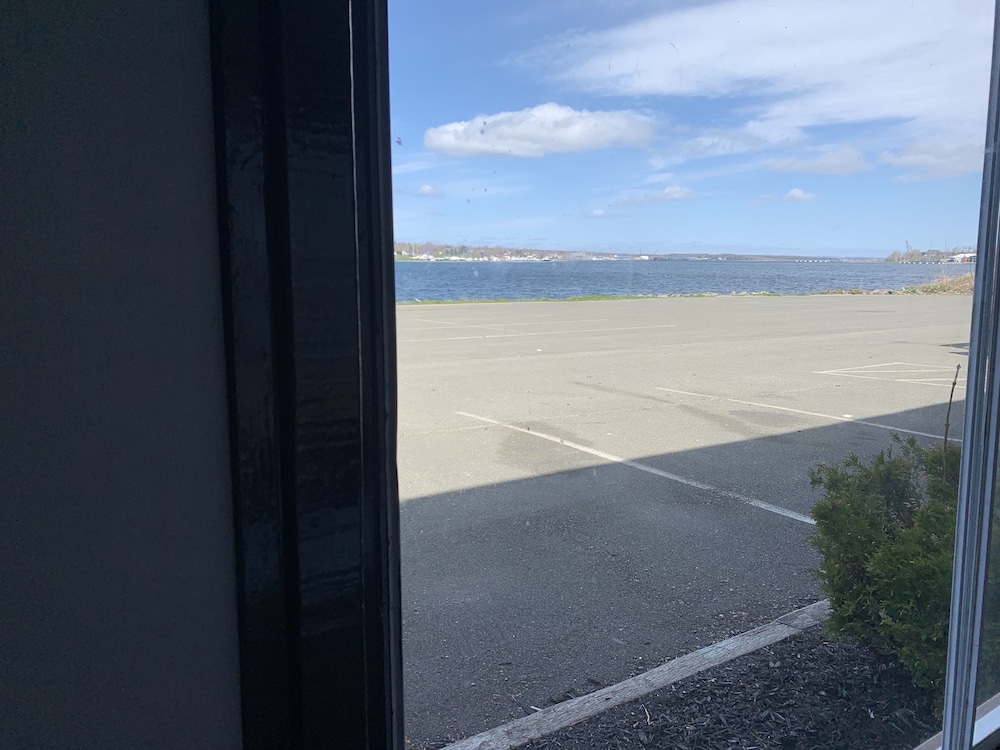 Harbourview Inn, SureStay Collection by Best Western 29/49