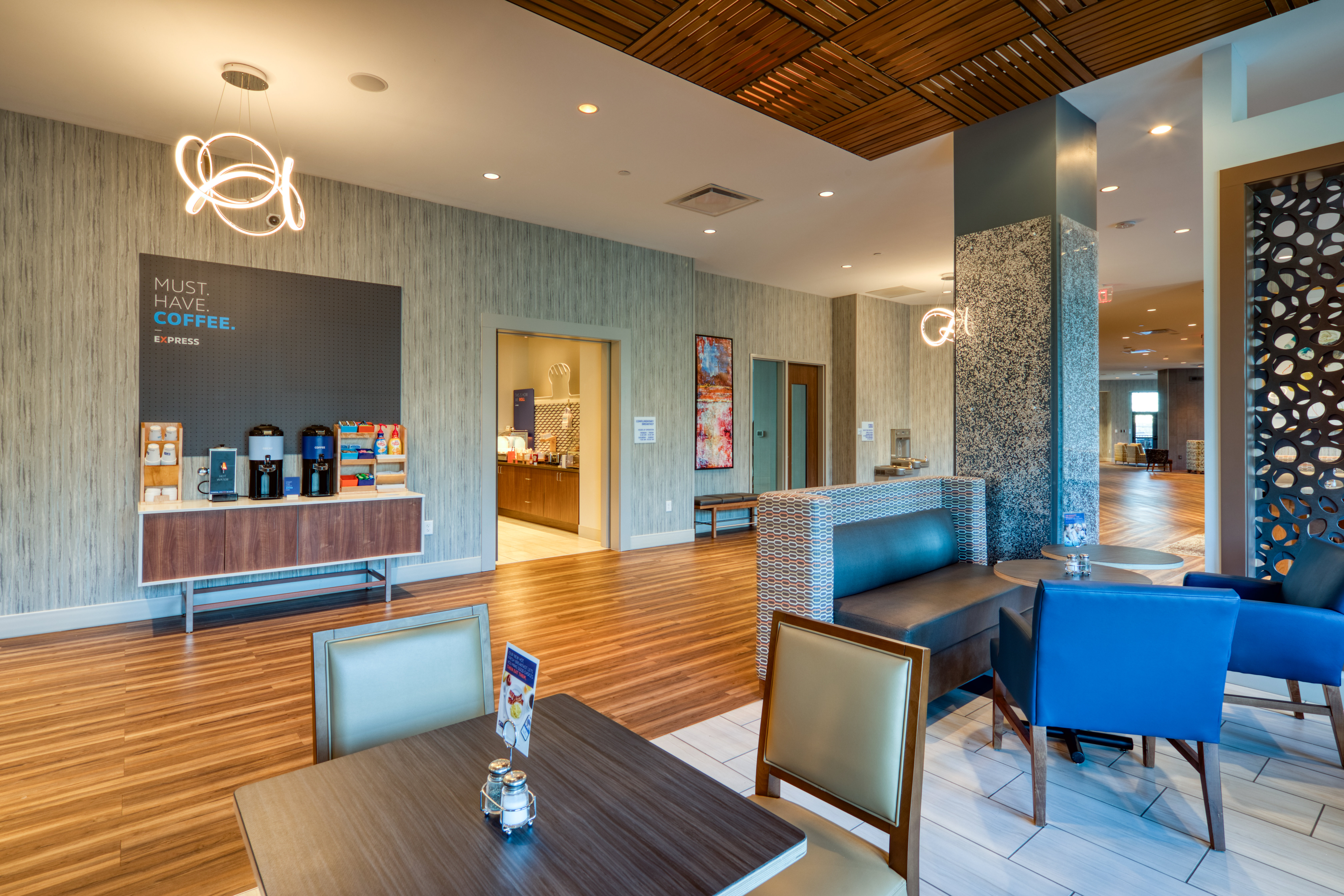 Holiday Inn Express & Suites Charlotte - South End 55/73