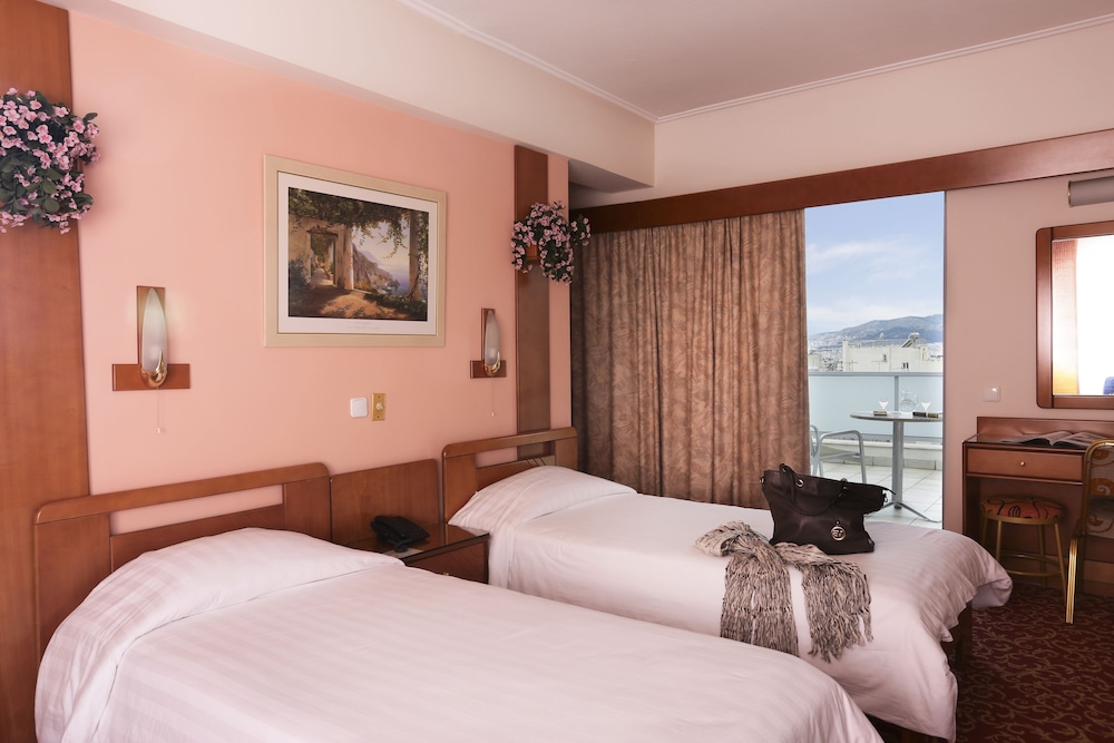 Xenophon Hotel 27/77