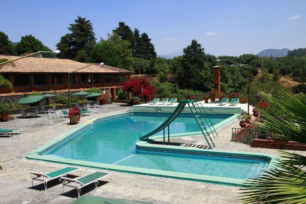 Hotel Pie de la Sierra 23/50
