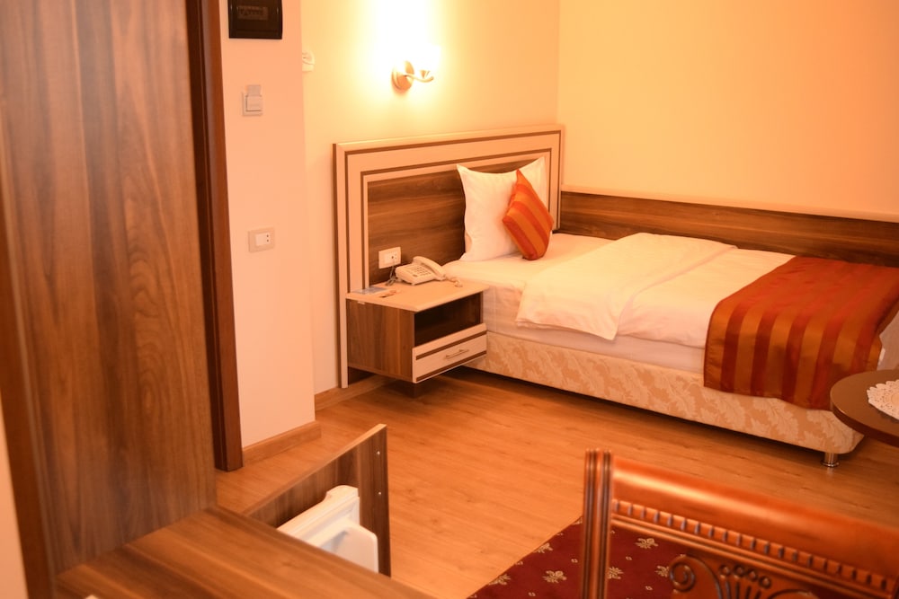 Artsakh Hotel 11/37