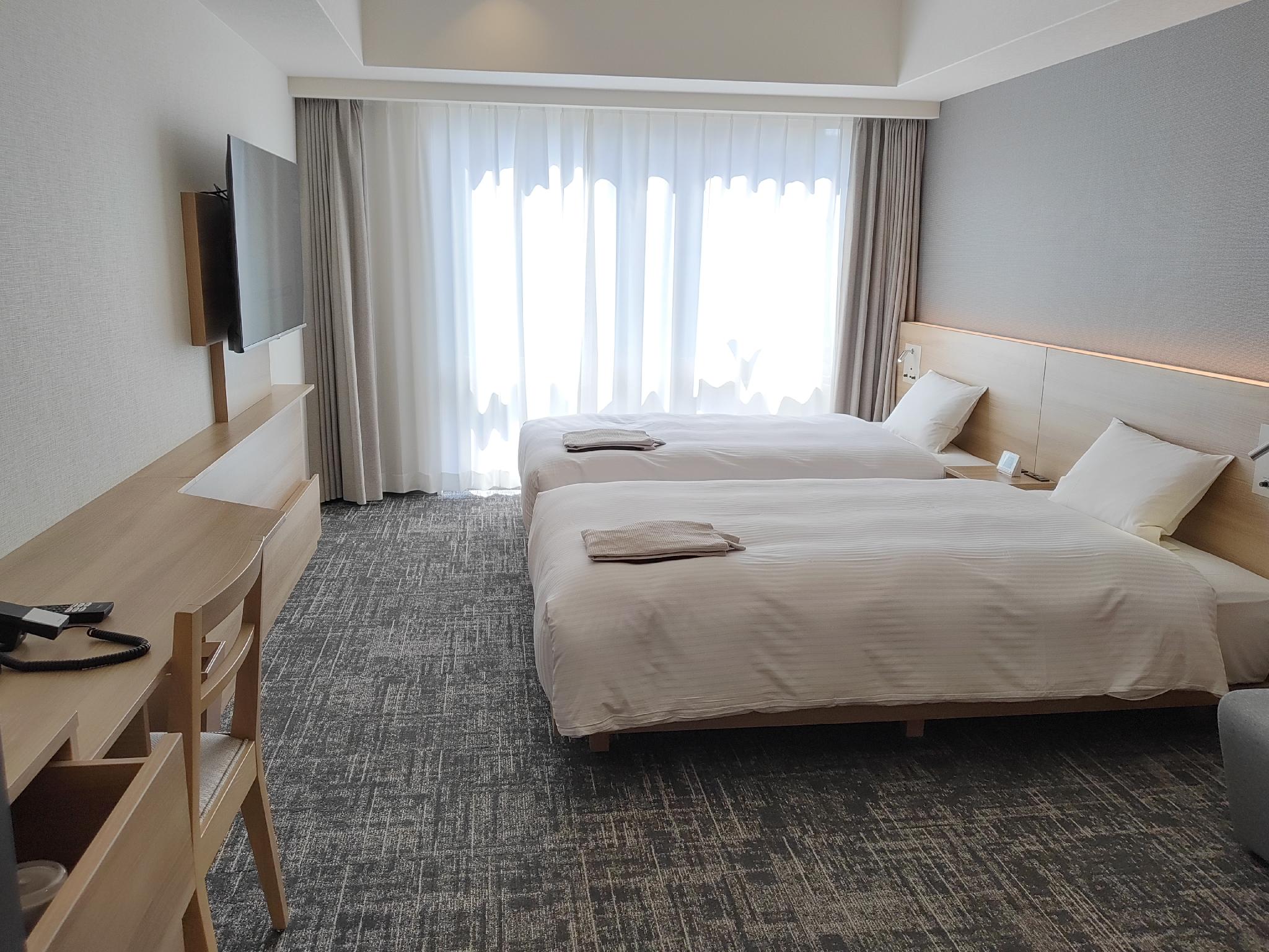 Deluxe, Twin Beds, Tower View