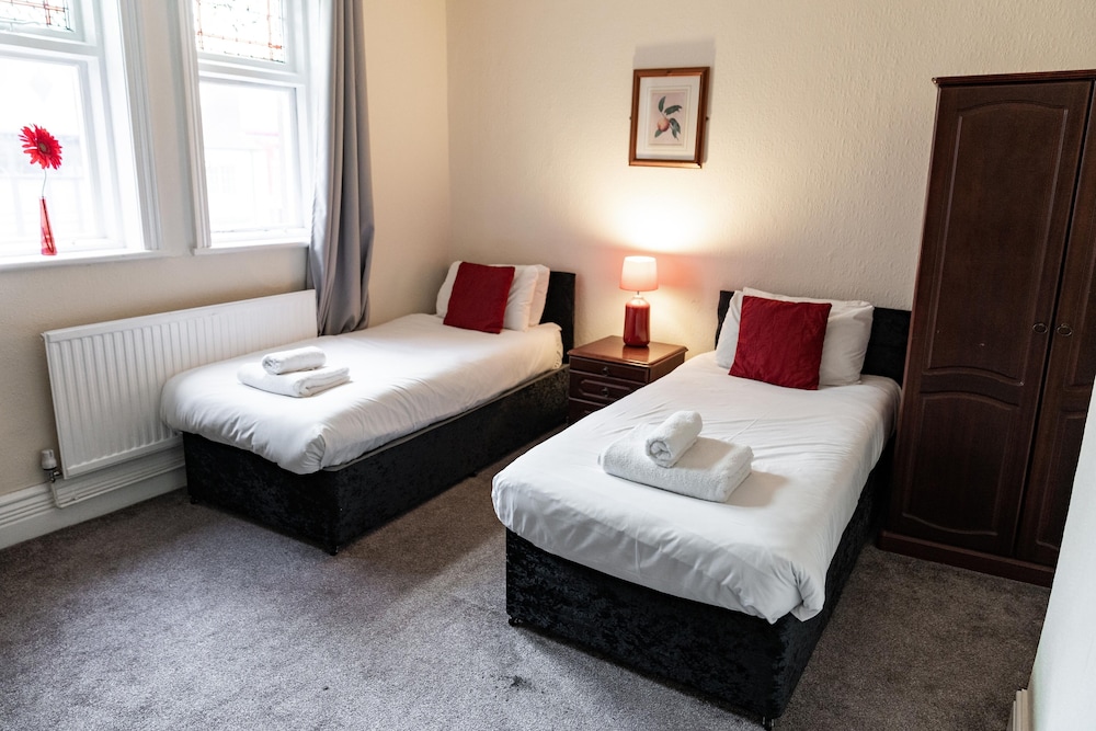 The Royal Hotel Crewe, A BRILLIANT Collection, Powered by OYO 13/47