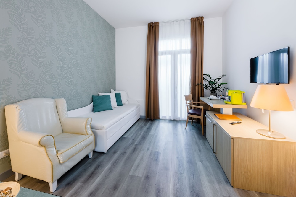 Hotel Mioni Royal San 28/72