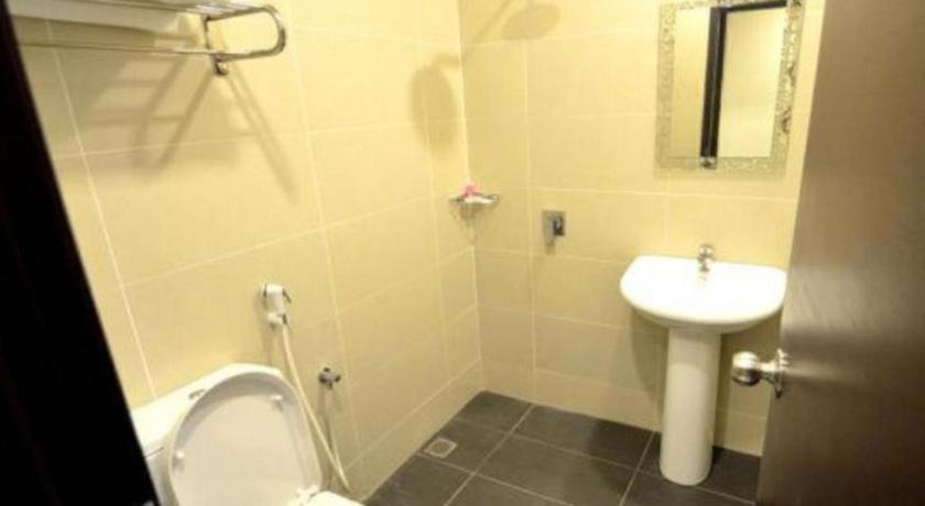 Cathay Hotel 46/50