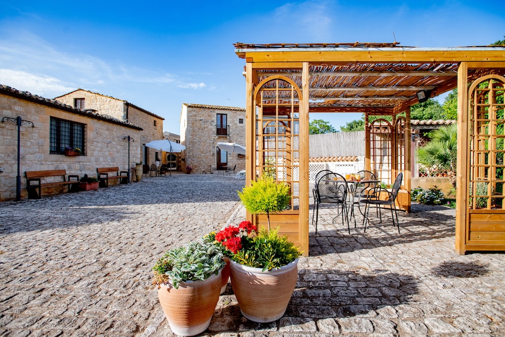 Borgo Monachella 46/50
