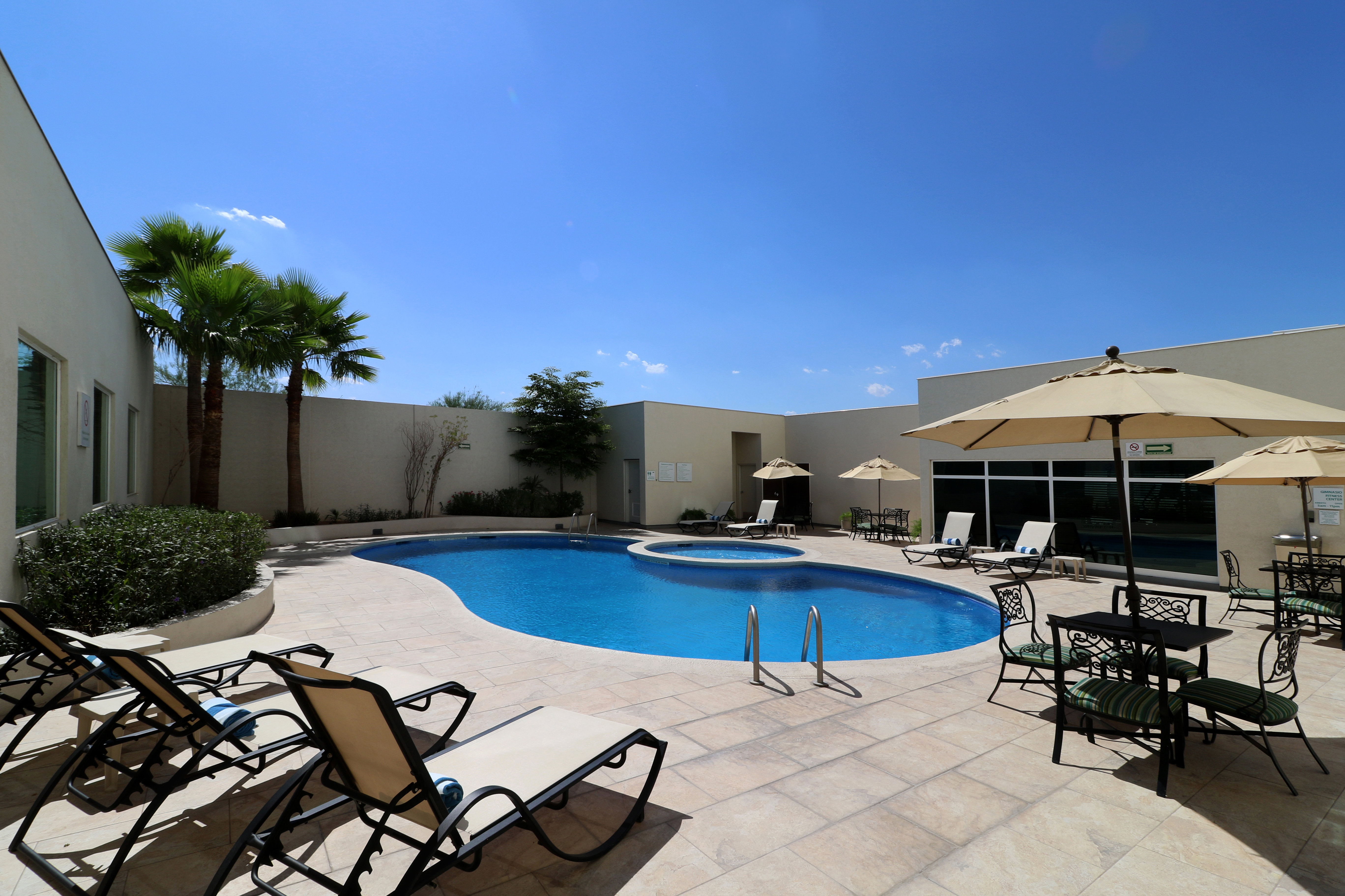 Holiday Inn Hotel & Suites Hermosillo Aeropuerto 47/50