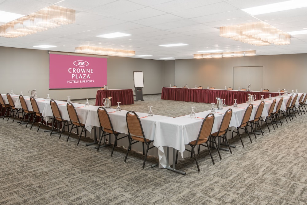 Crowne Plaza Hickory 54/61