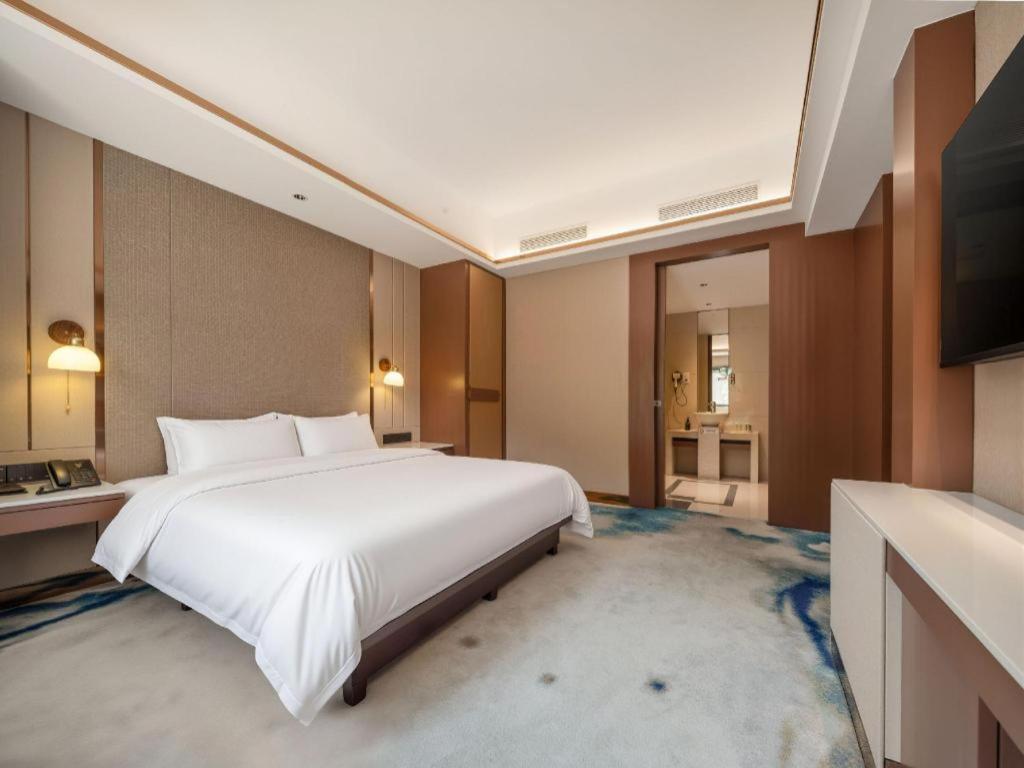 Yaoxi Dynasty Hotel 13/47
