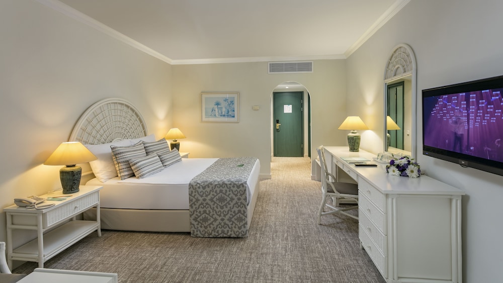 Mirage Park Resort Hotel 24/79