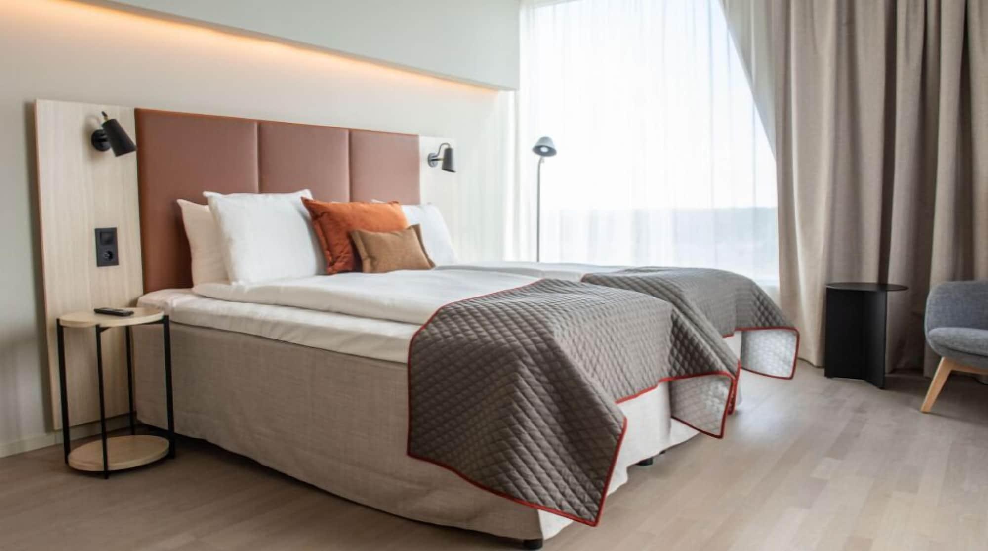 Deluxe, Multiple Beds
