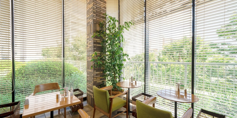 OURS INN HANKYU 37/48