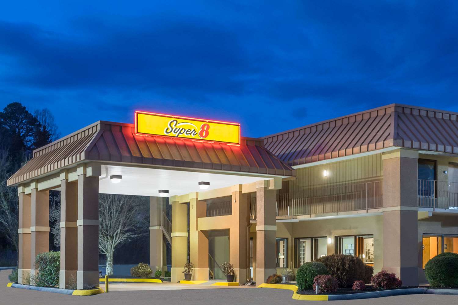 Super 8 by Wyndham Knoxville North/Powell 2/17