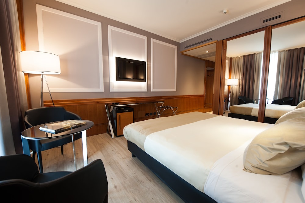 ECONOMY, SINGLE, QUEEN BED