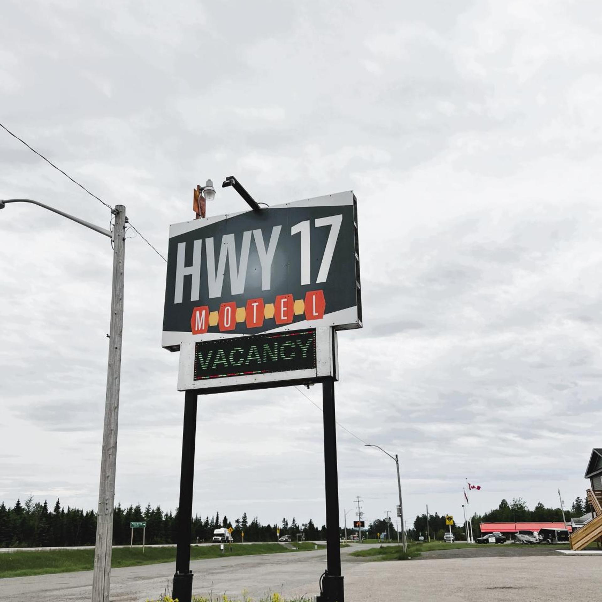 HWY 17 Hotel 1/50