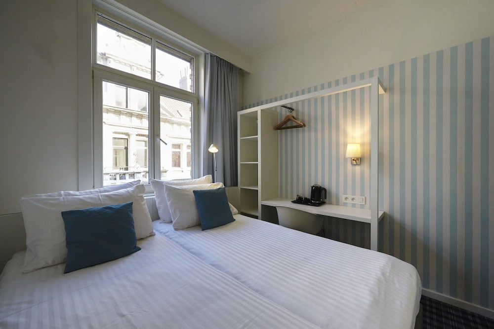 Leopold Hotel Ostend 11/72