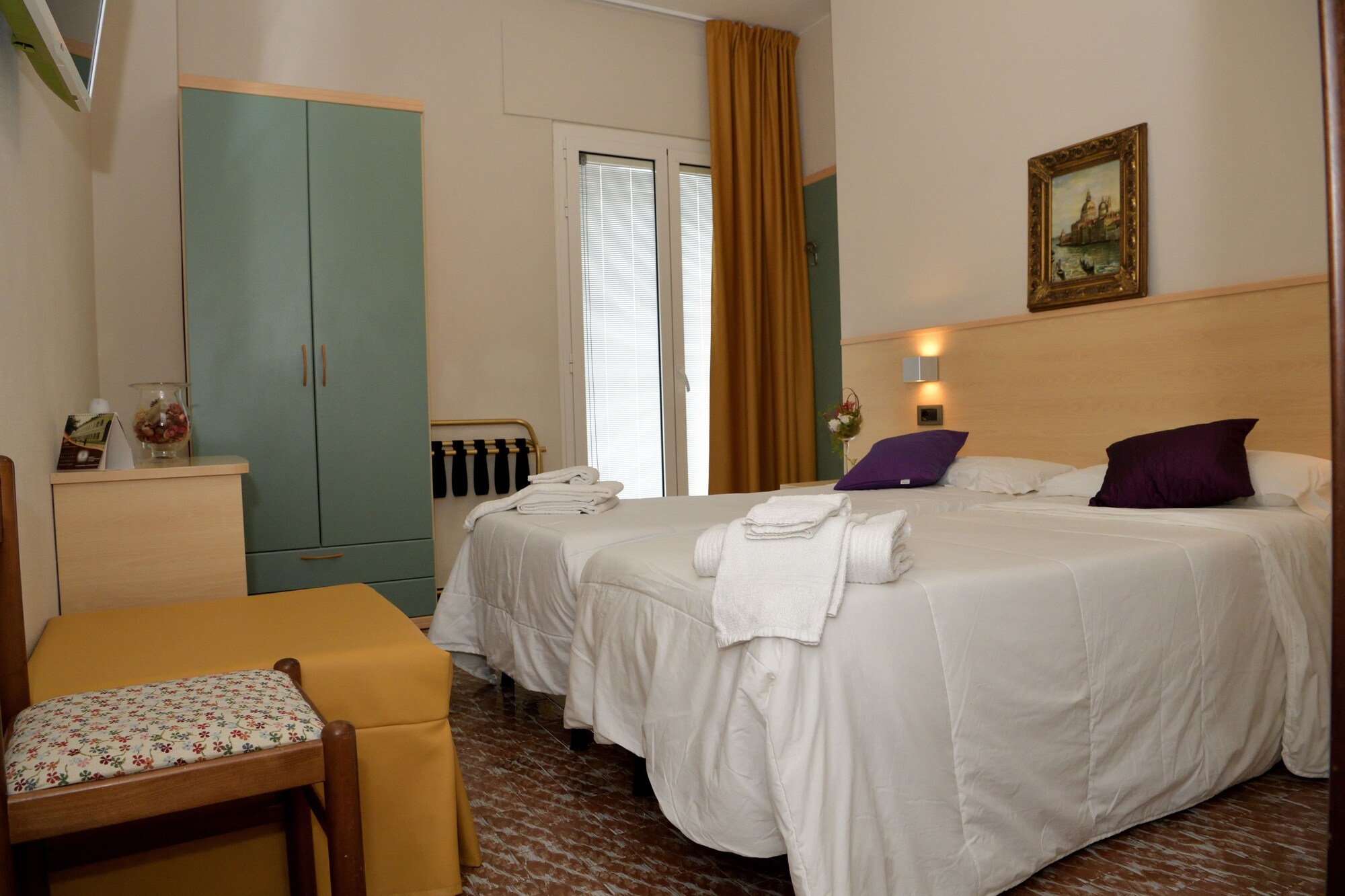 FAMILY, DOUBLE BED, SMALL