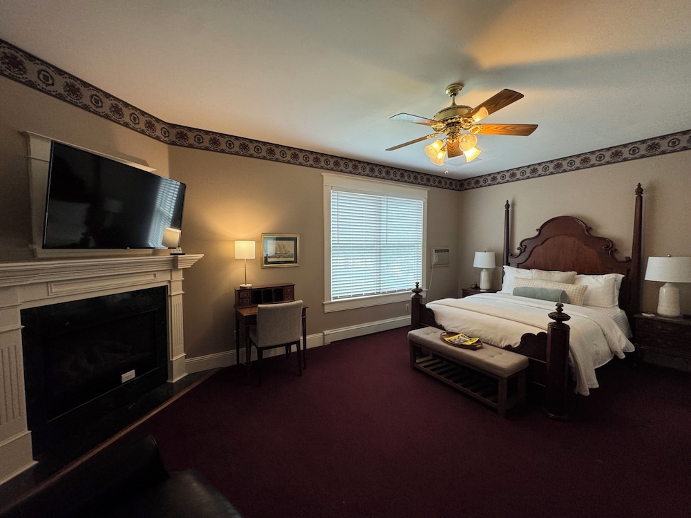 China Clipper Inn 5/36
