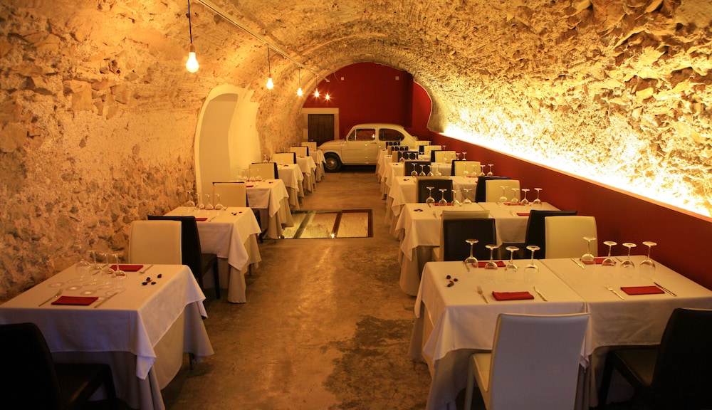 Petit Hotel Hostatgeria Sant Salvador 37/66