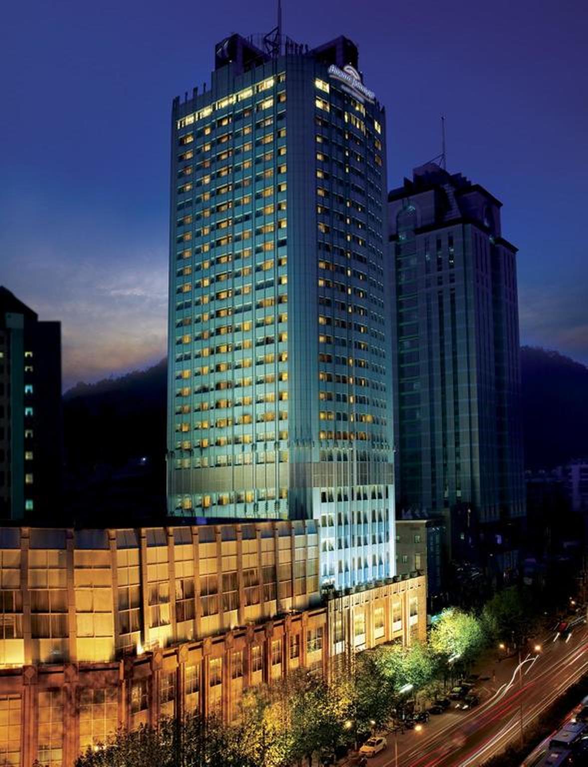 Howard Johnson by Wyndham Plaza by Wyndham Guiyang 1/20