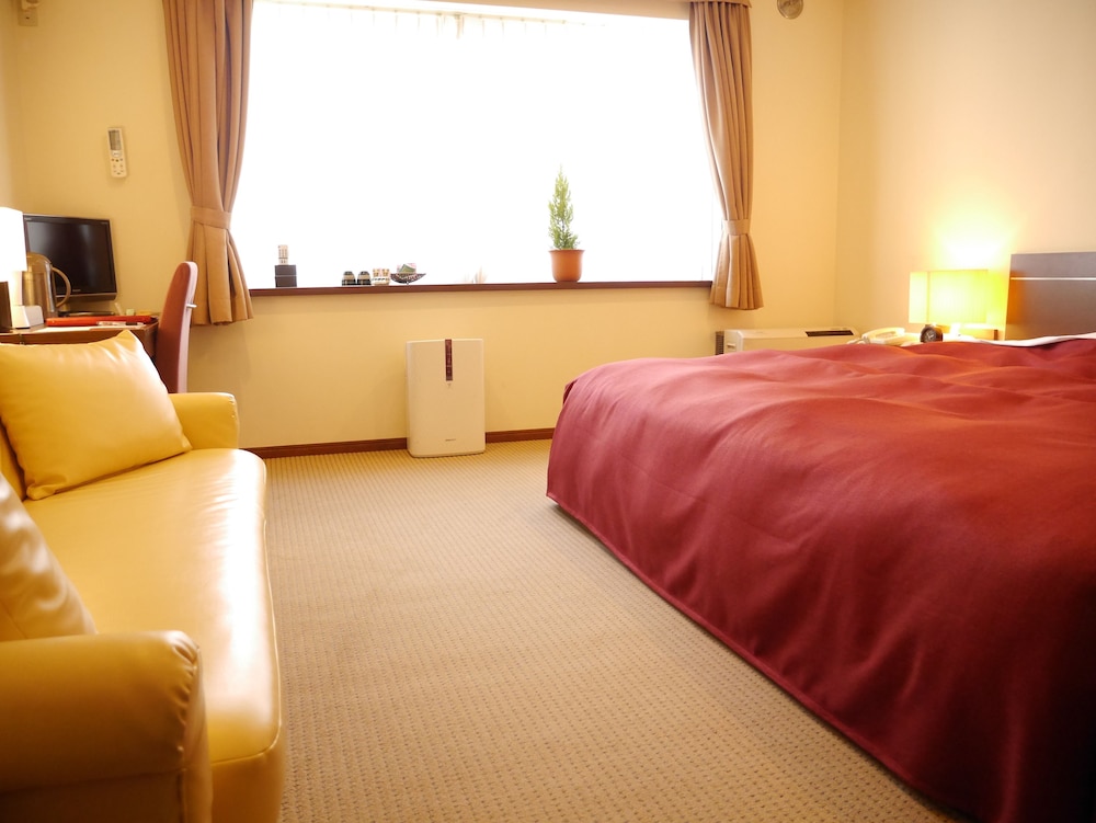 ROOM, KING BED