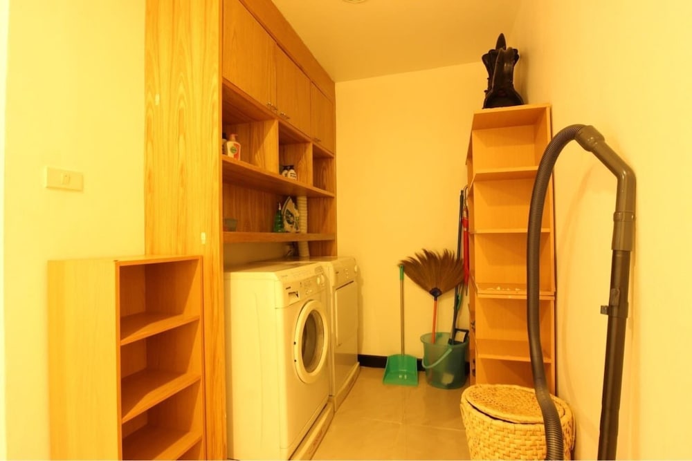 Serena Sathorn Suites 44/44