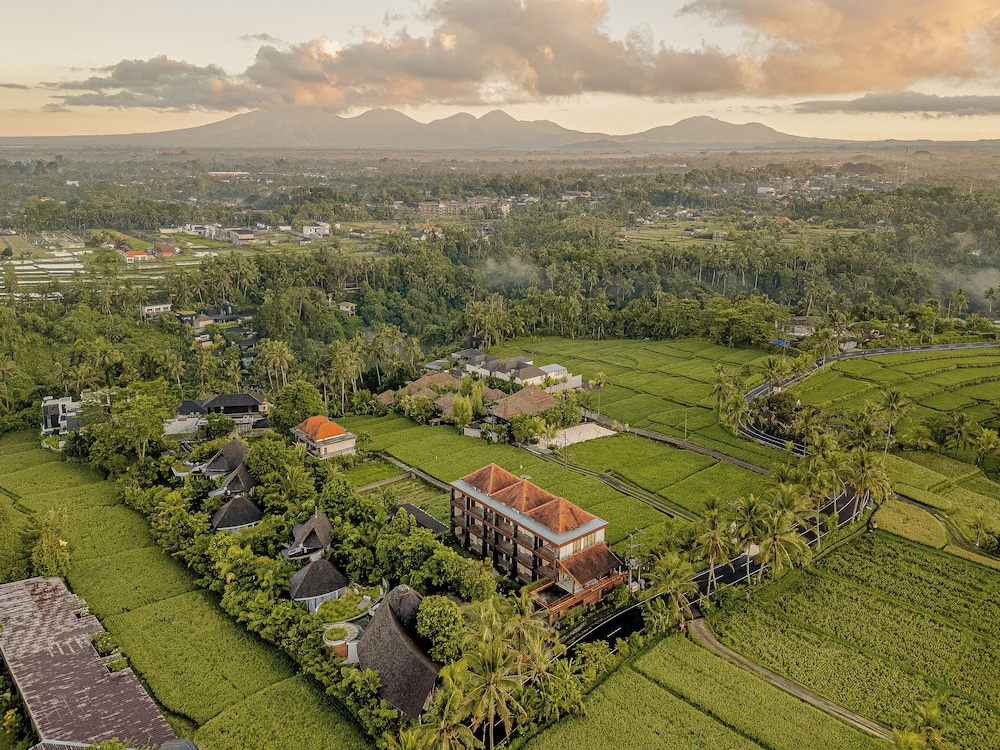 Paon Desa Ubud Hotel & Resort 42/48