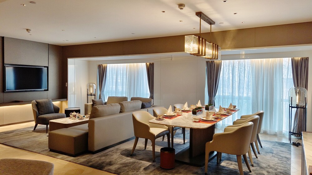 Crowne Plaza Hohhot City Center 63/76