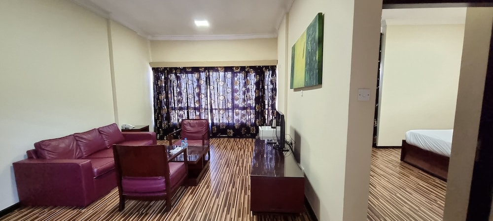 Grand PJ Hotel 32/48