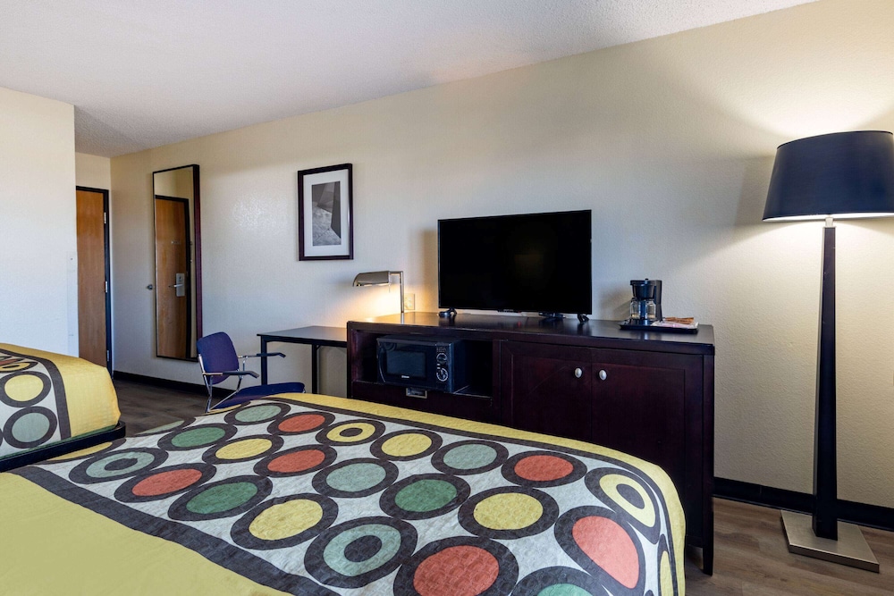 Super 8 By Wyndham El Dorado 17/32