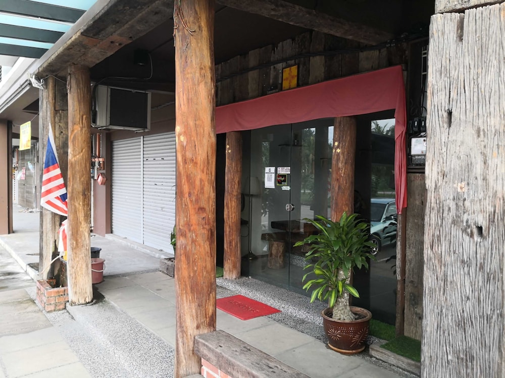 Tropika Garden Hotel 3/41