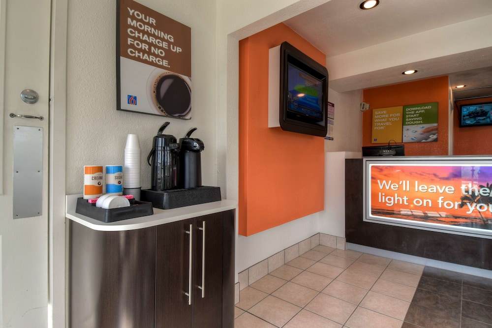 Motel6 Escondido Ca 14/54