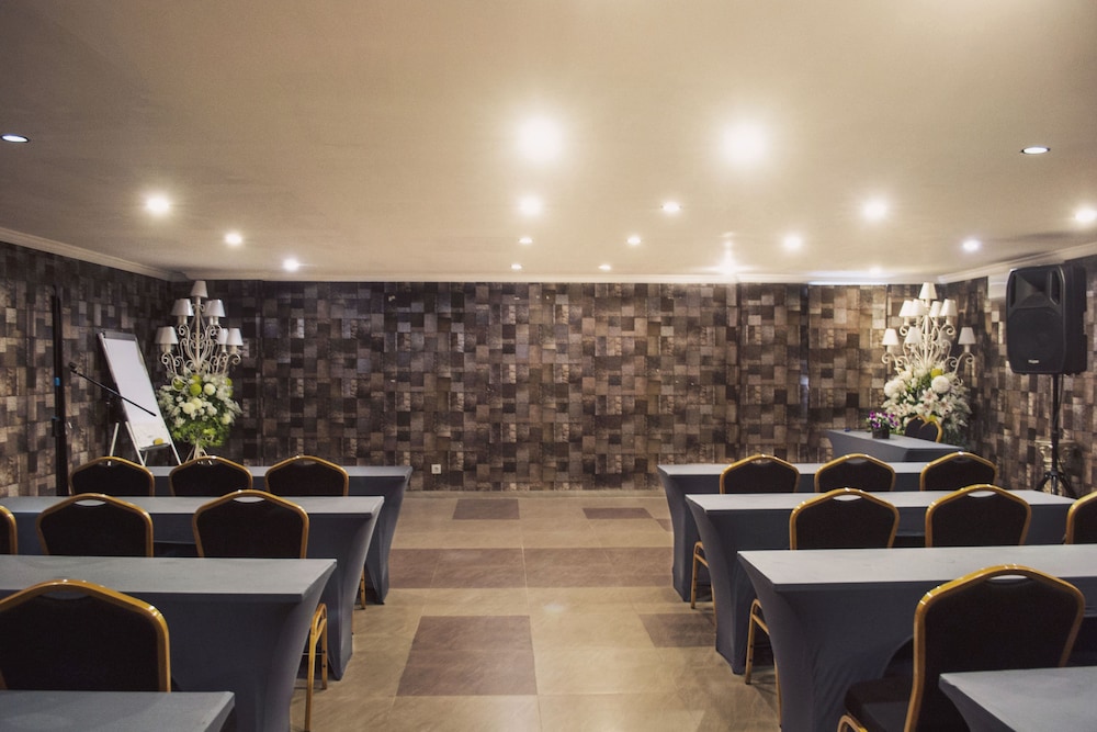 The Vasini Hotel 16/25